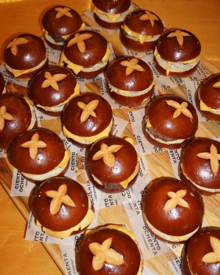 Sliders en pan pretzel